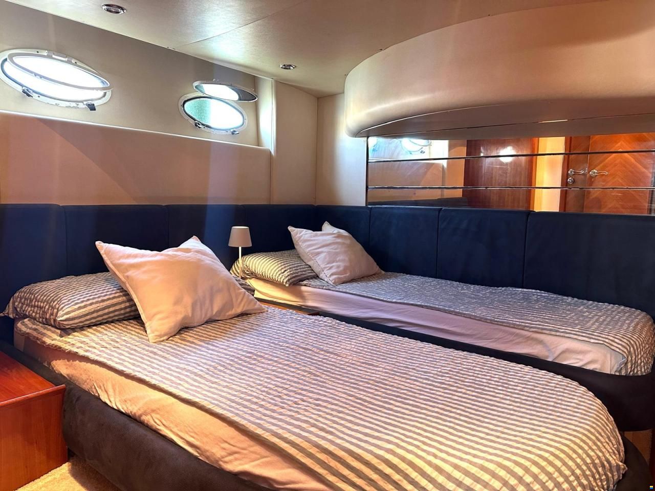 Azimut 46