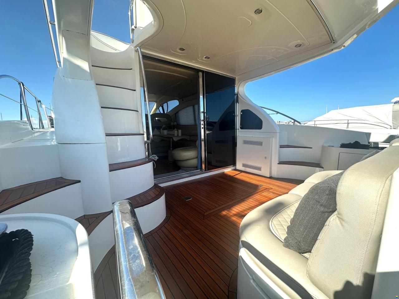 Azimut 46