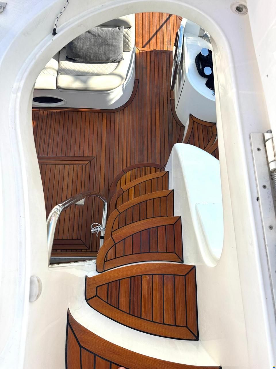 Azimut 46