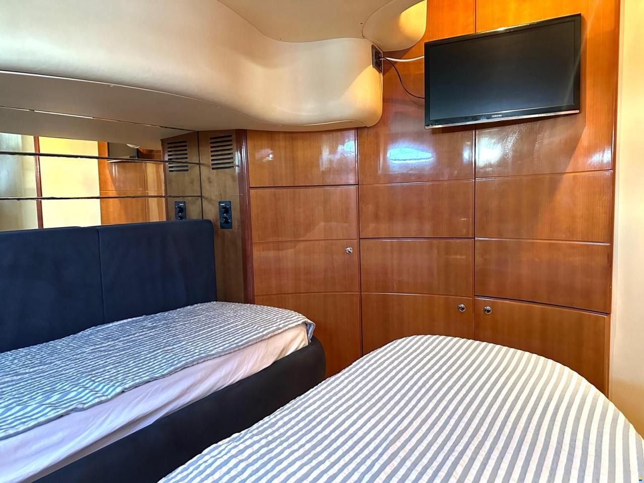 Azimut 46
