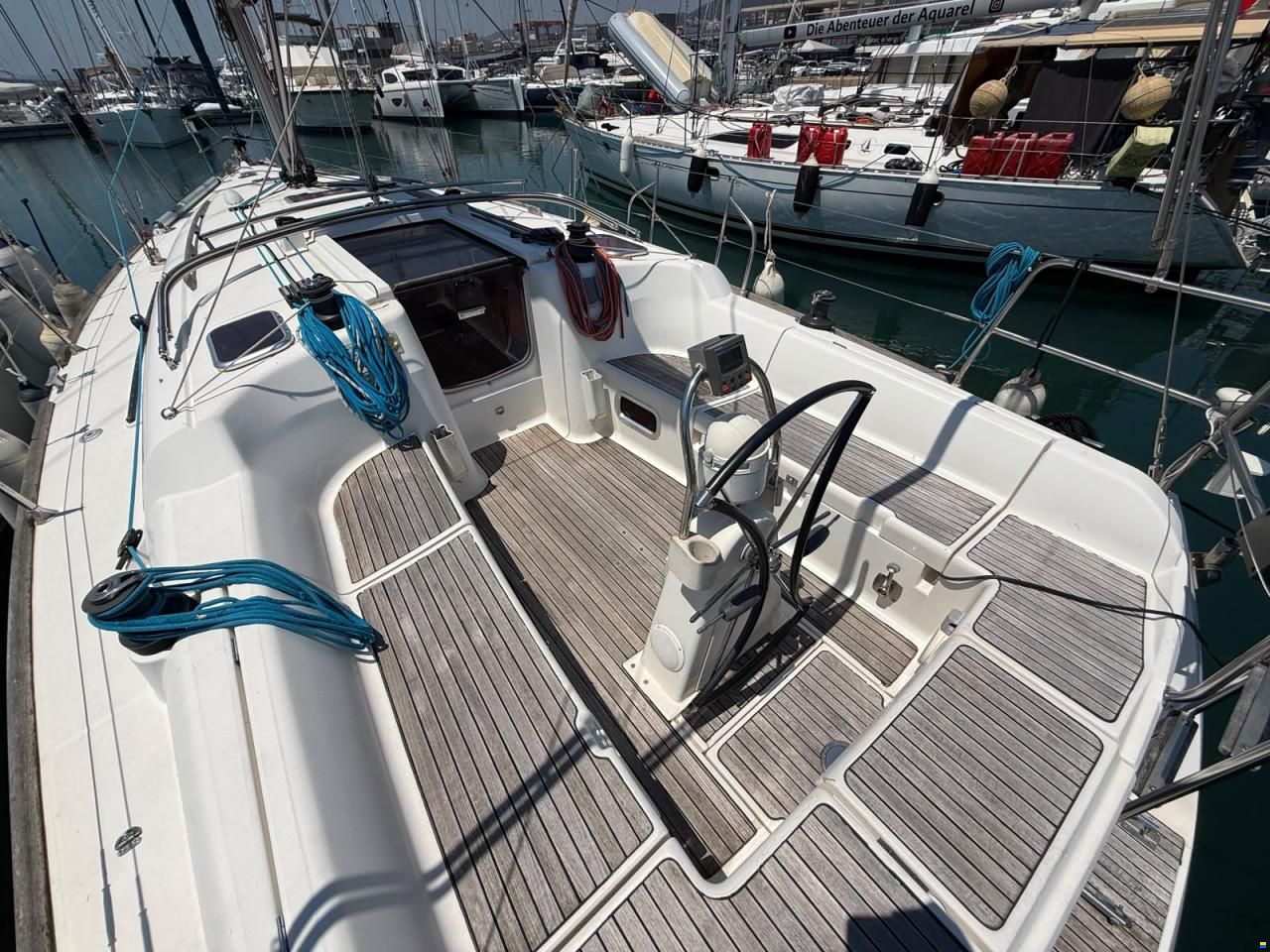 Dufour 365