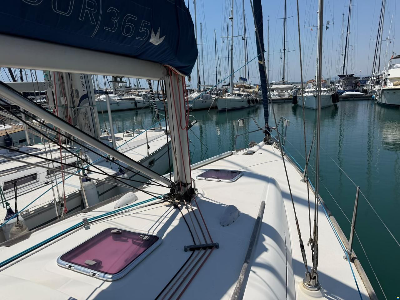Dufour 365