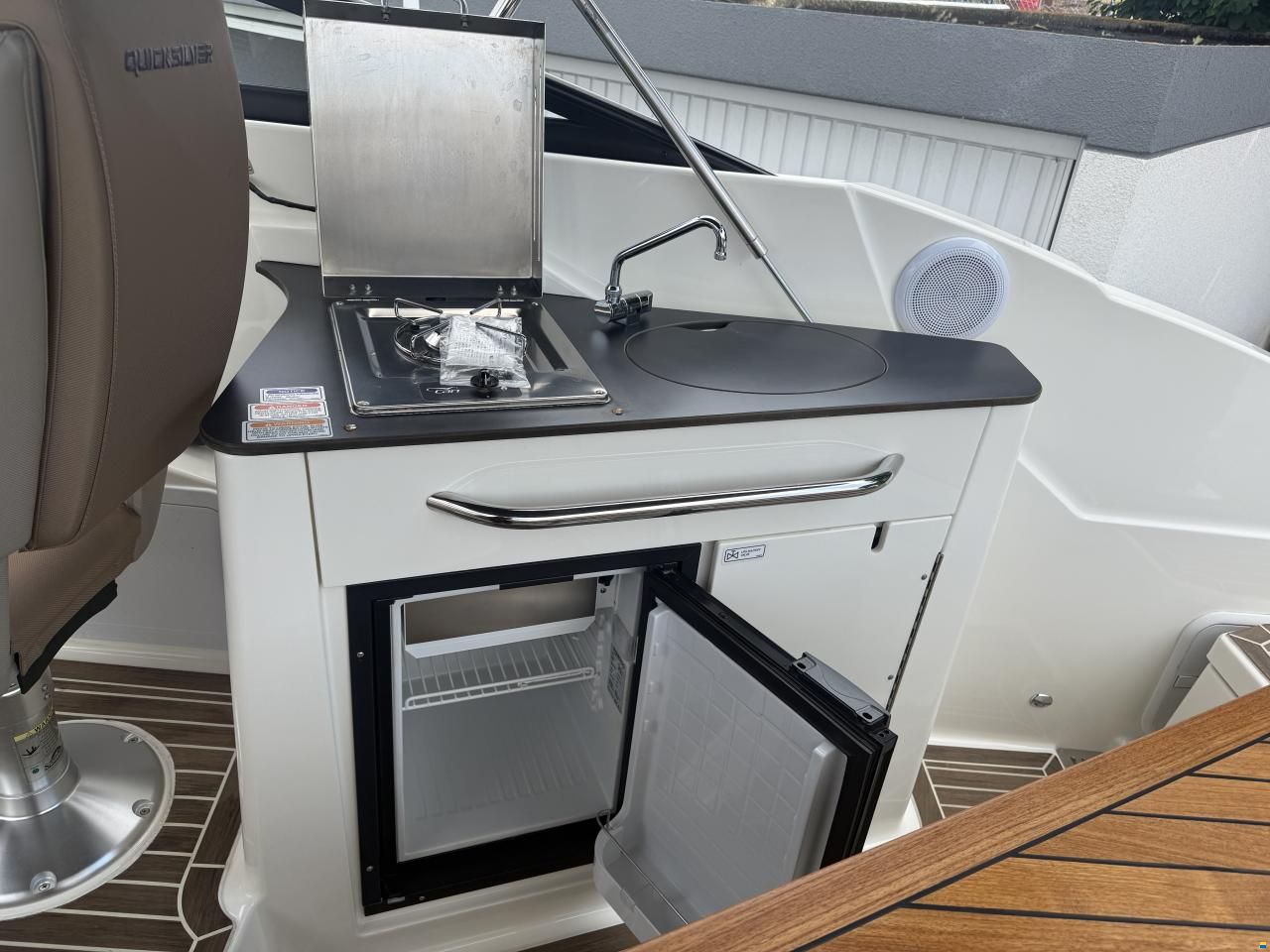 Quicksilver 805 Active Cruiser