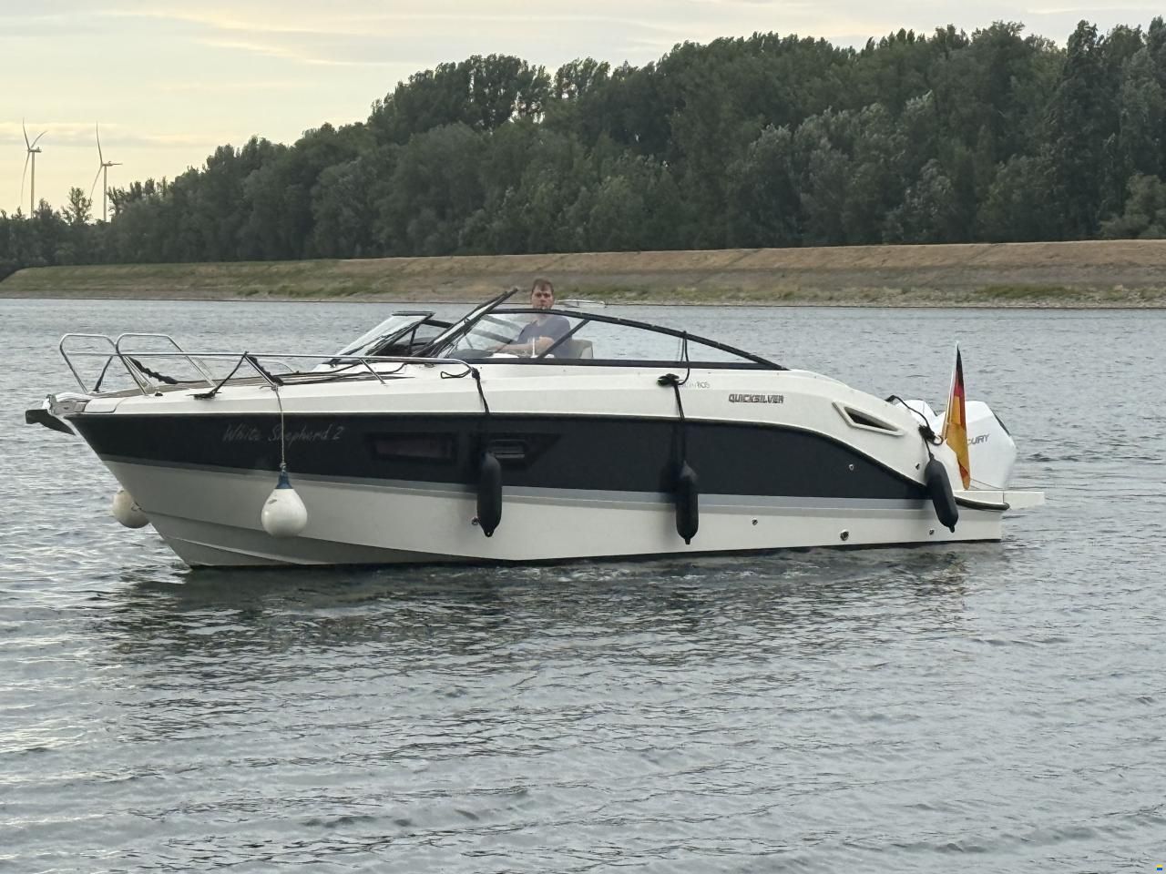Quicksilver 805 Active Cruiser