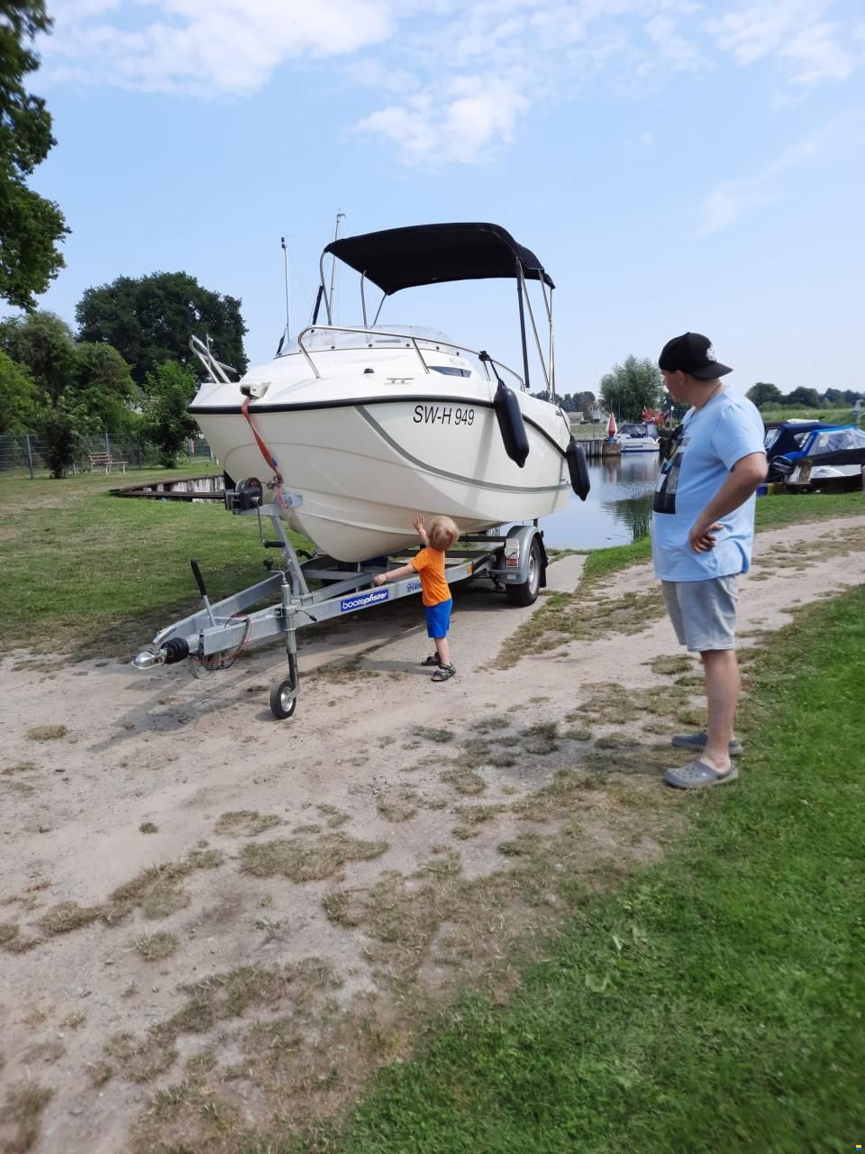 Brunswick Quicksilver 455 Cabin