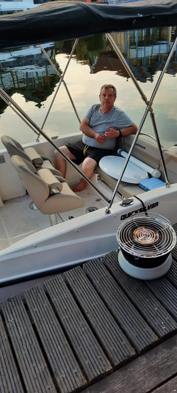 Brunswick Quicksilver 455 Cabin