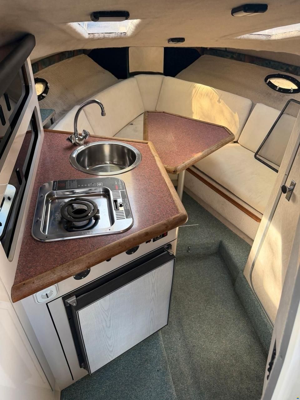 Maxum 2300 SCR