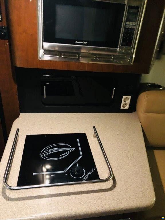 Crownline 315 SCR