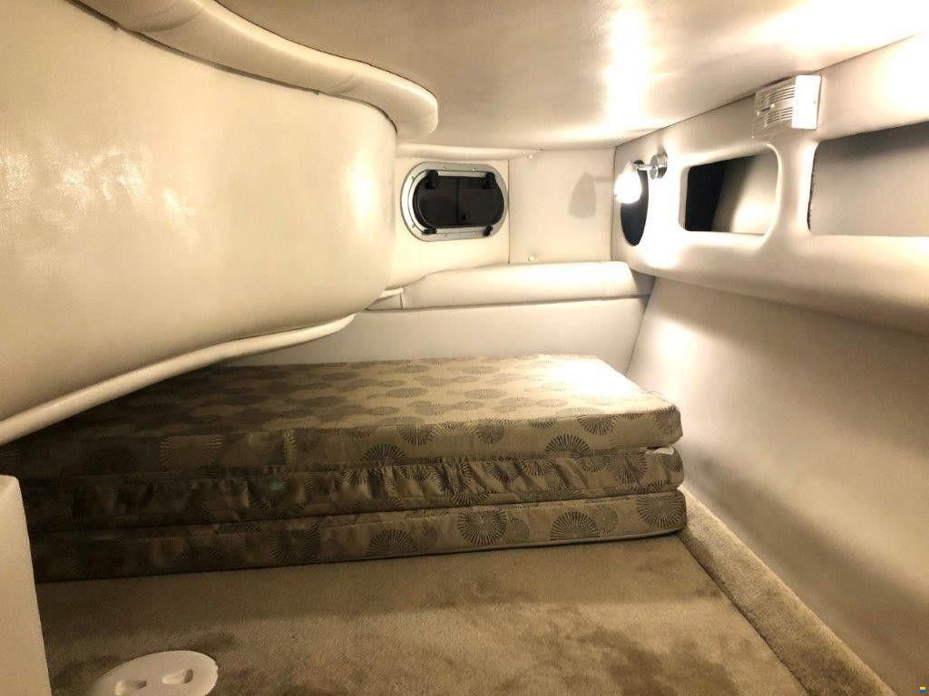 Crownline 315 SCR