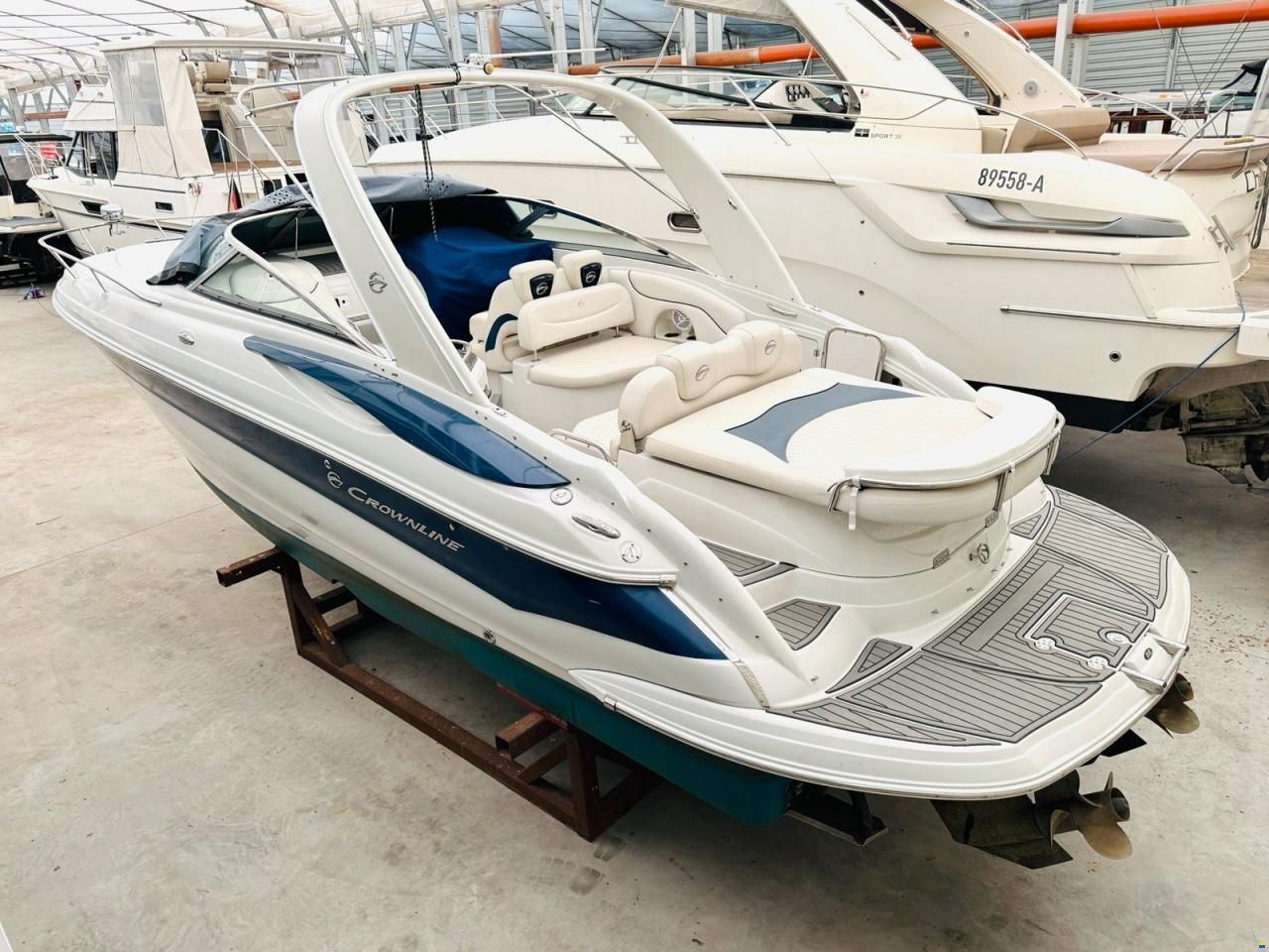 Crownline 315 SCR