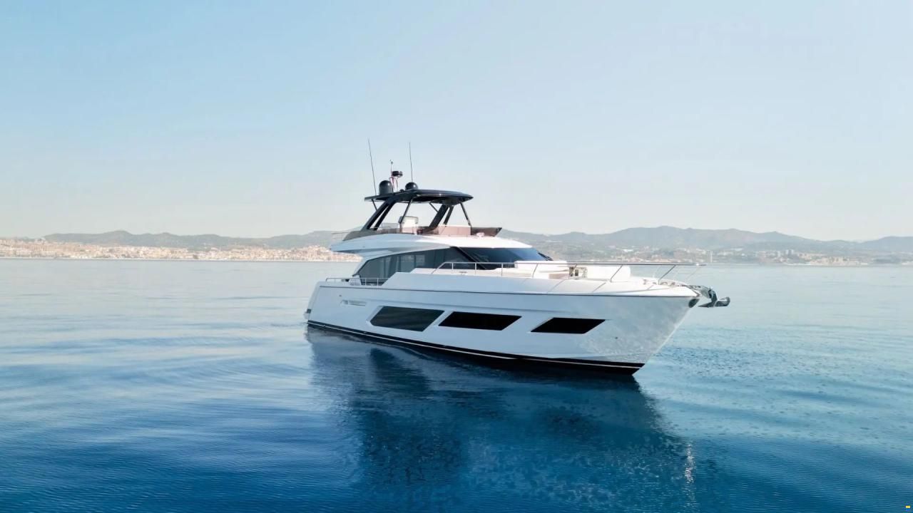 Ferretti 720