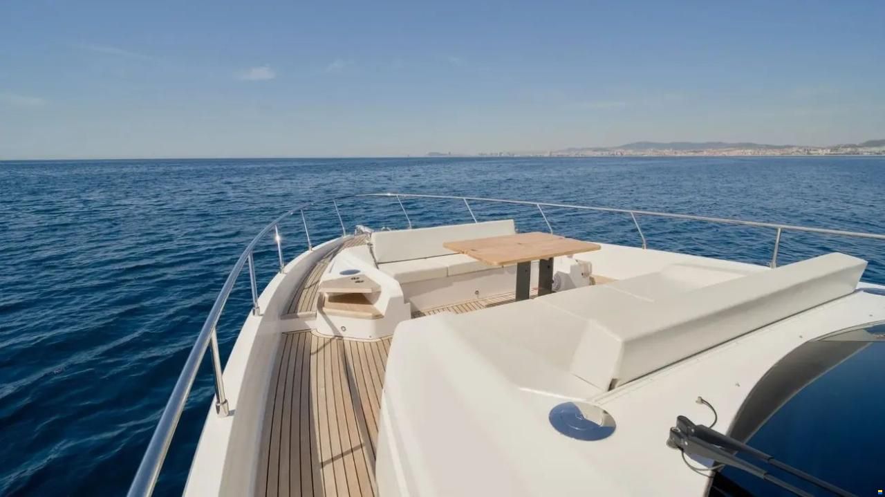 Ferretti 720
