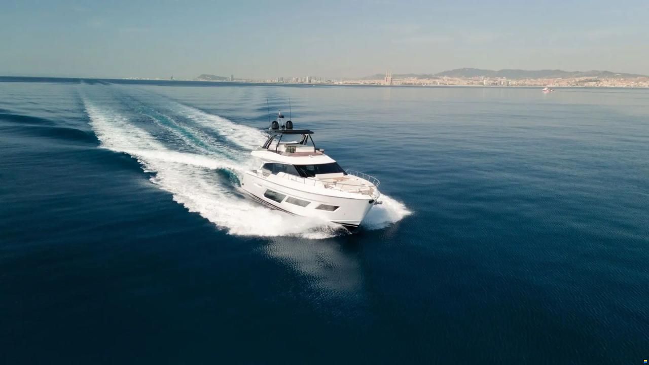 Ferretti 720