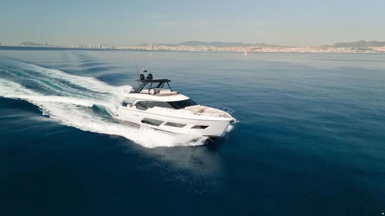Ferretti 720