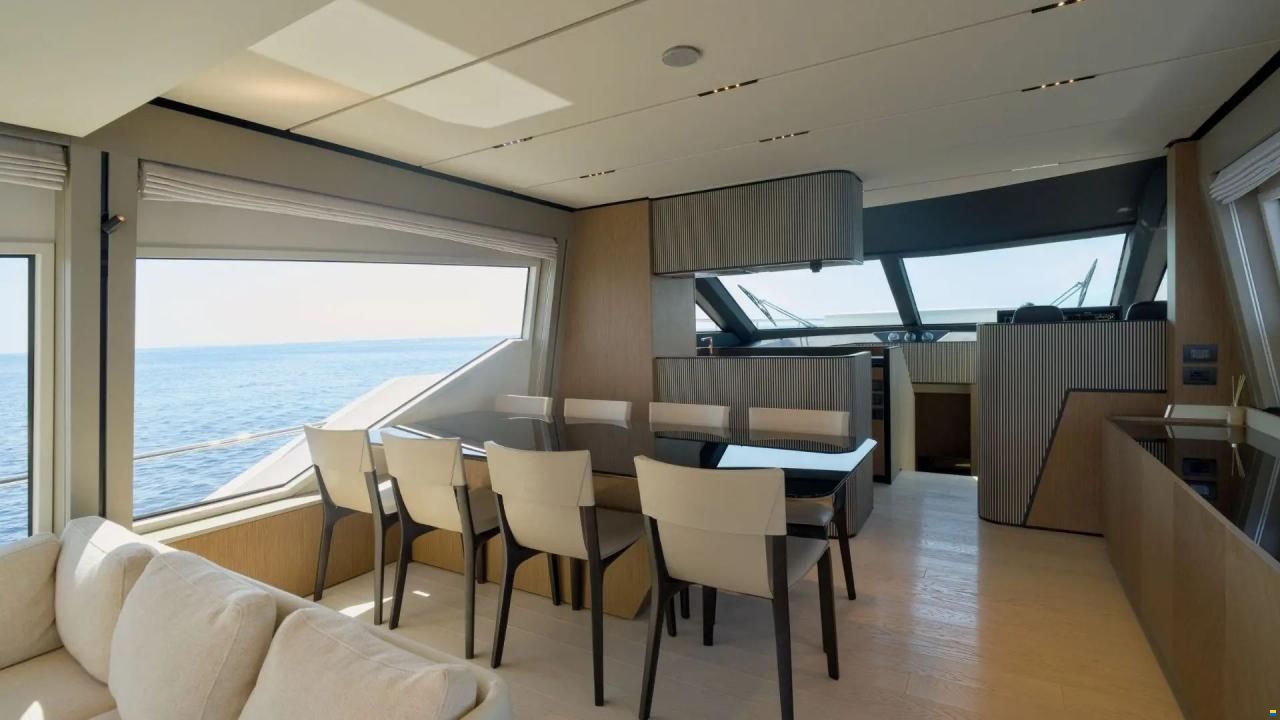 Ferretti 720