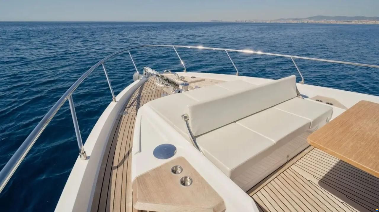 Ferretti 720