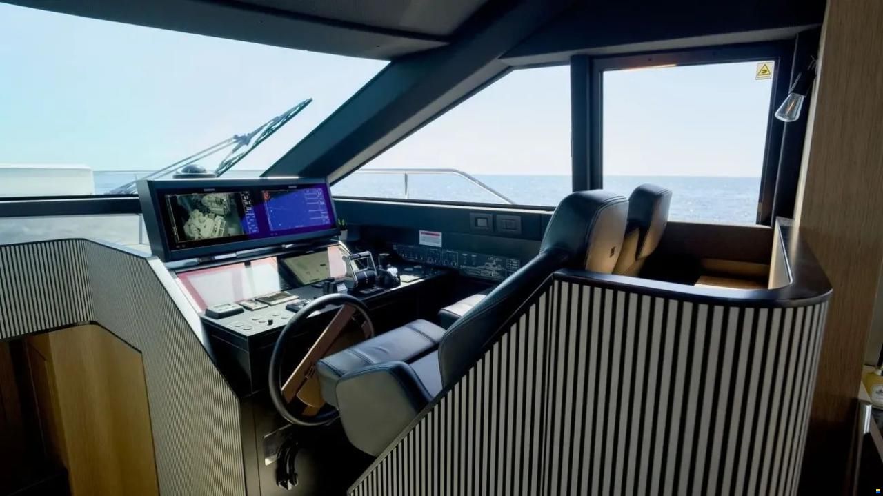 Ferretti 720