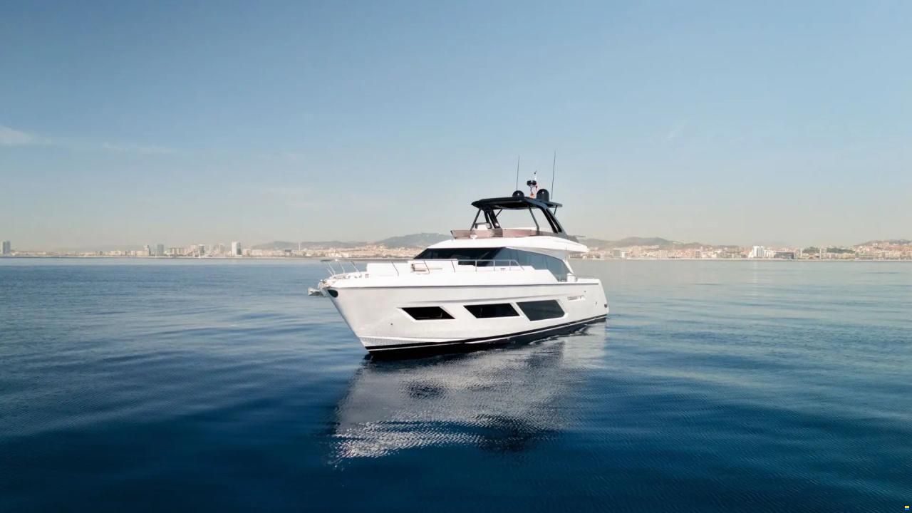 Ferretti 720