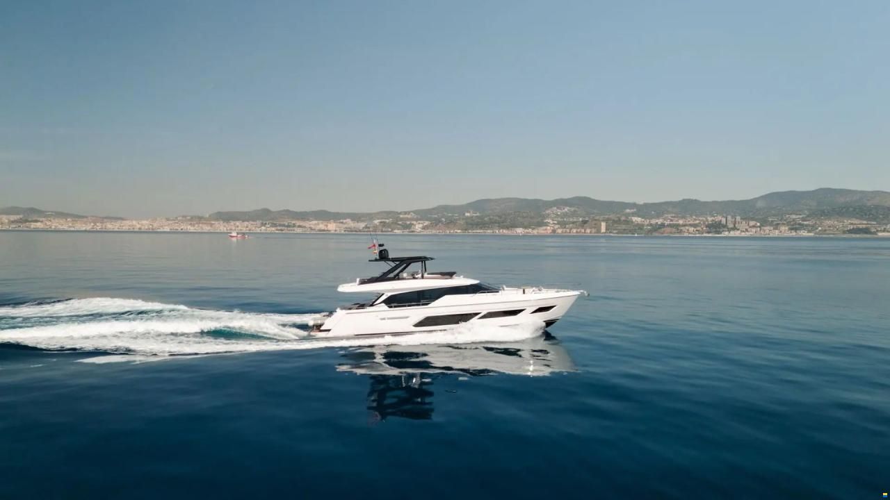 Ferretti 720