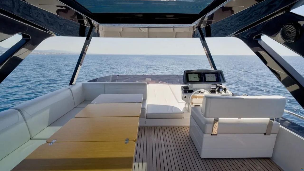 Ferretti 720