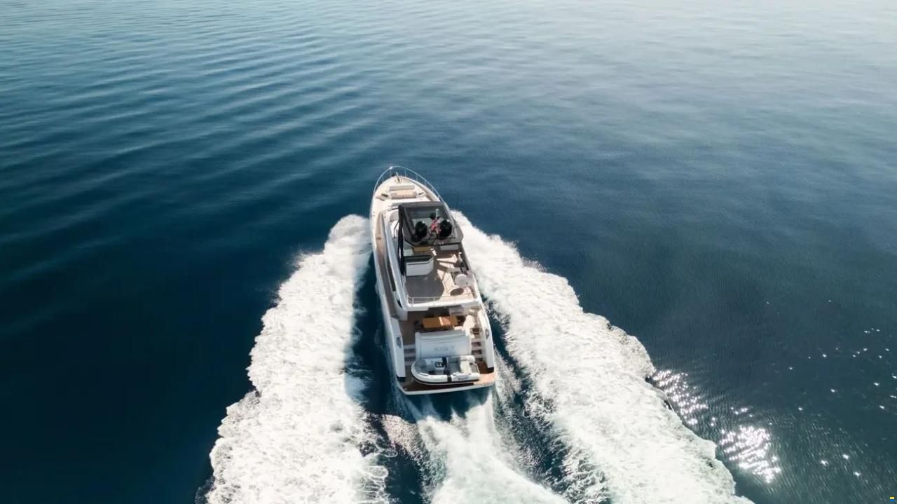 Ferretti 720