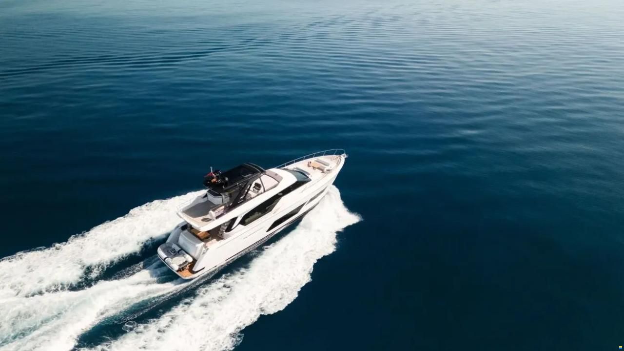 Ferretti 720