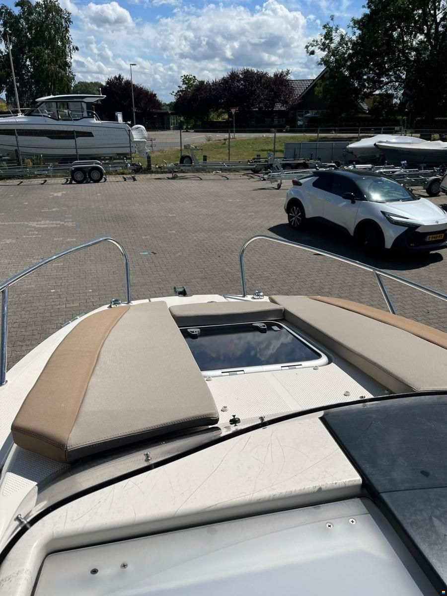 Quicksilver 555 Cabin