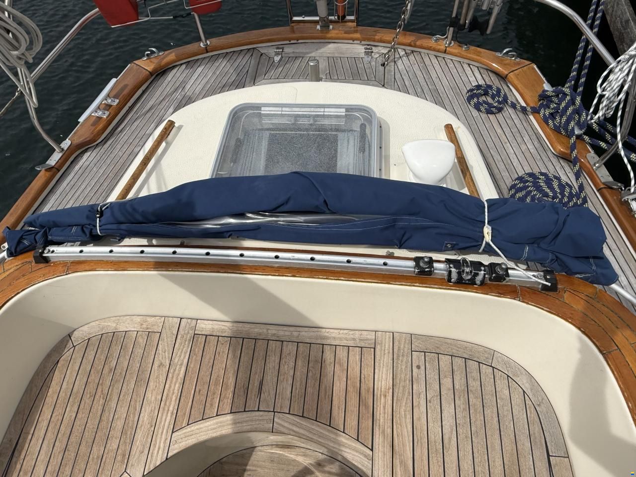 Hallberg-Rassy 352
