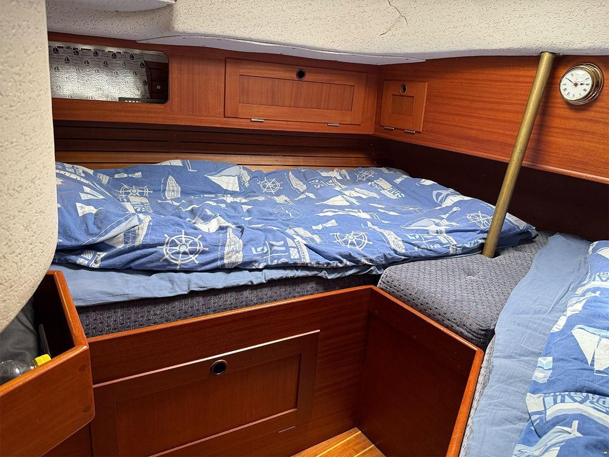 Hallberg-Rassy 352