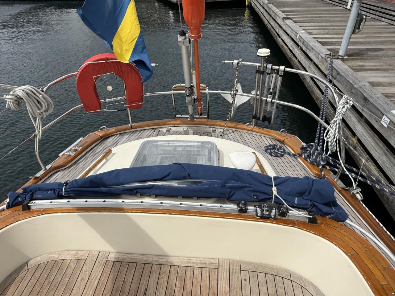 Hallberg-Rassy 352