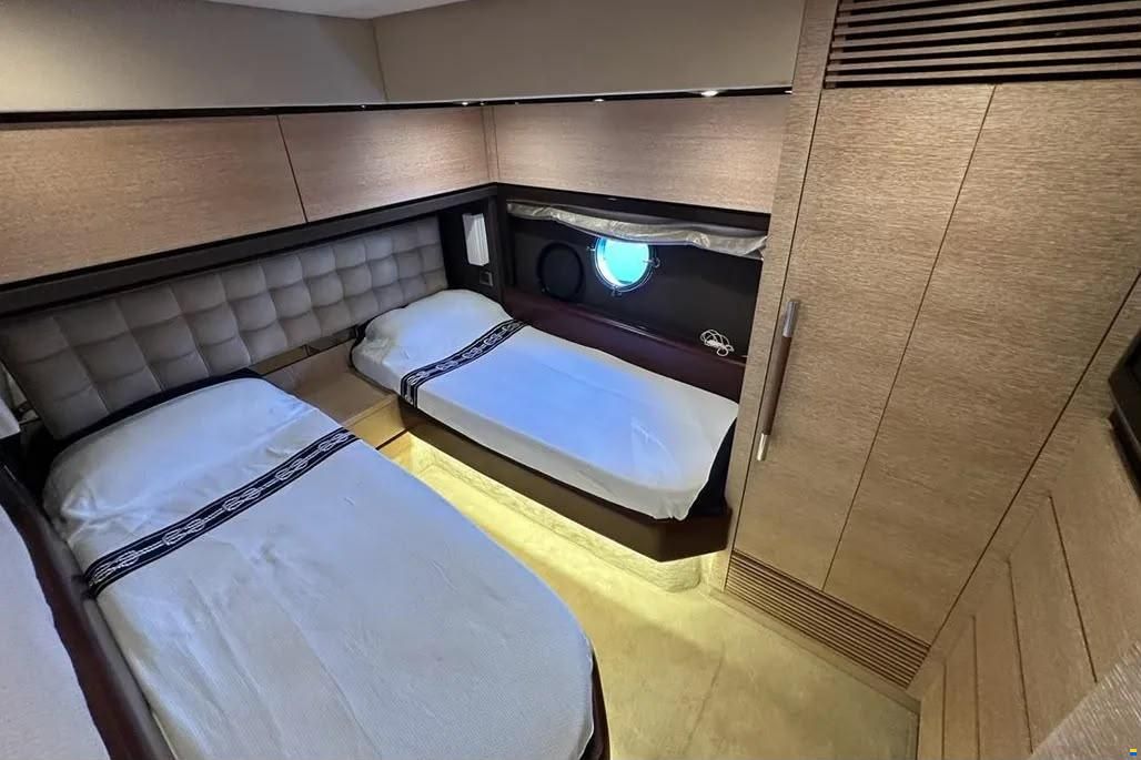 Azimut 70
