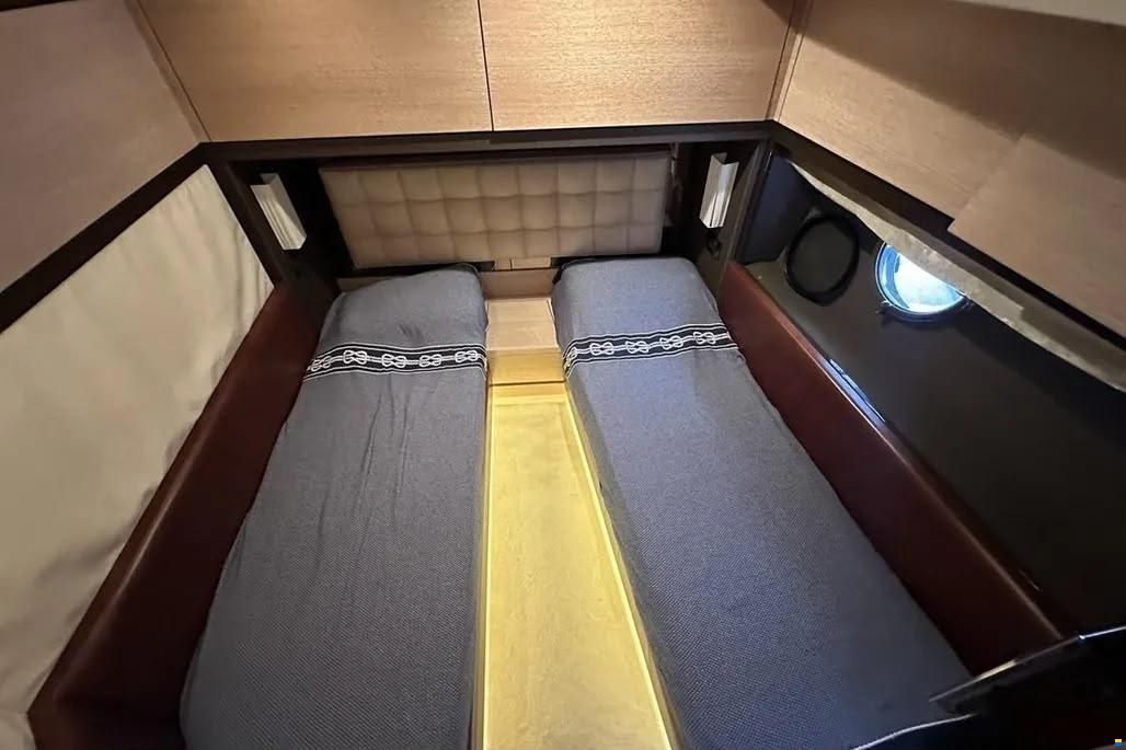 Azimut 70