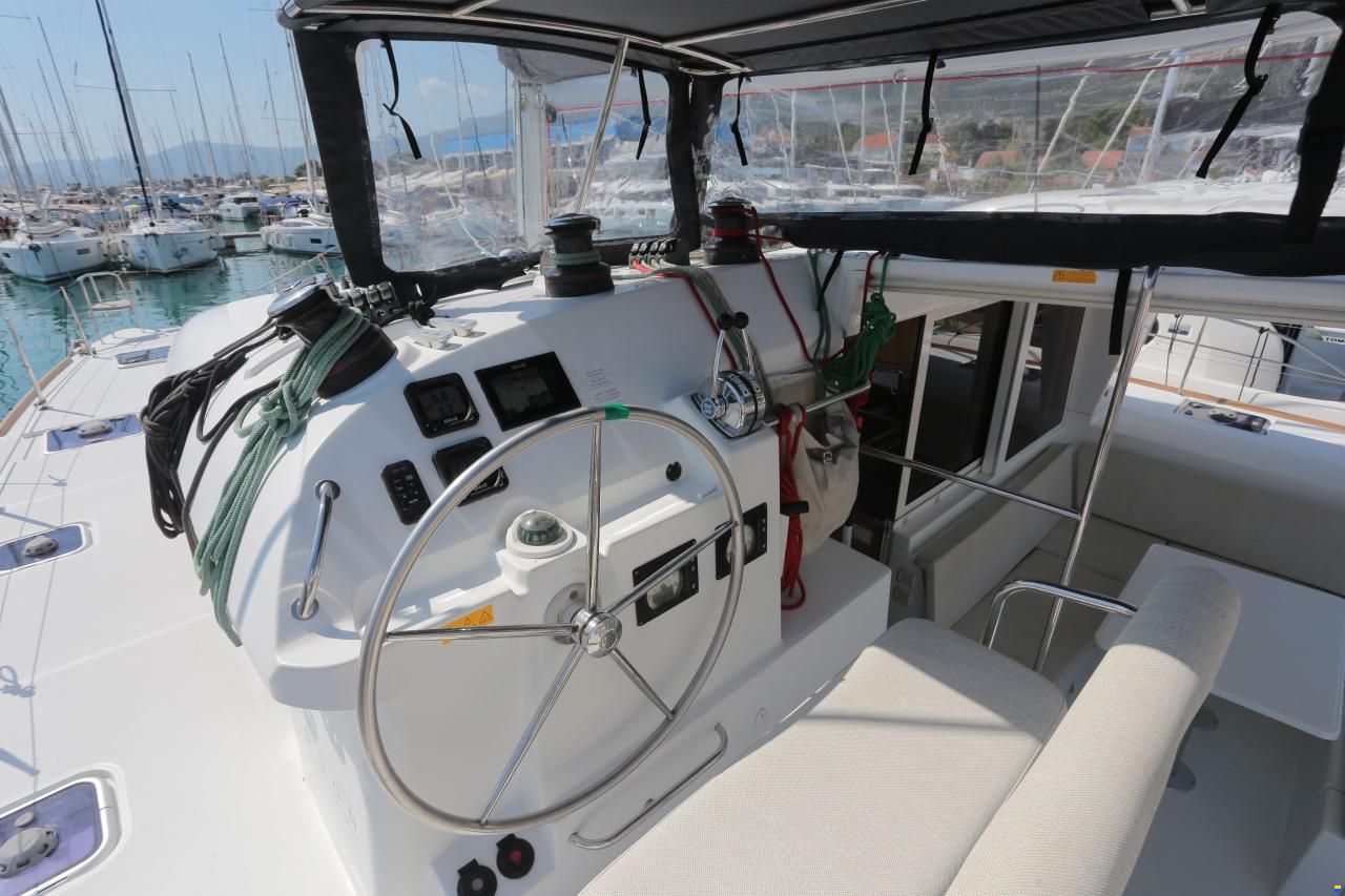 Lagoon 400 S2