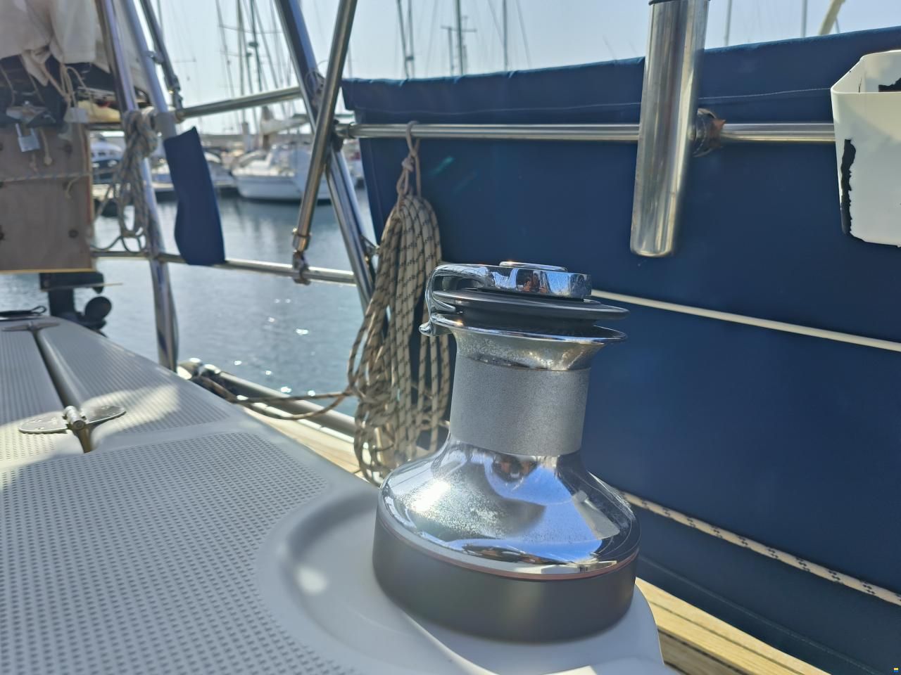 Bavaria 37