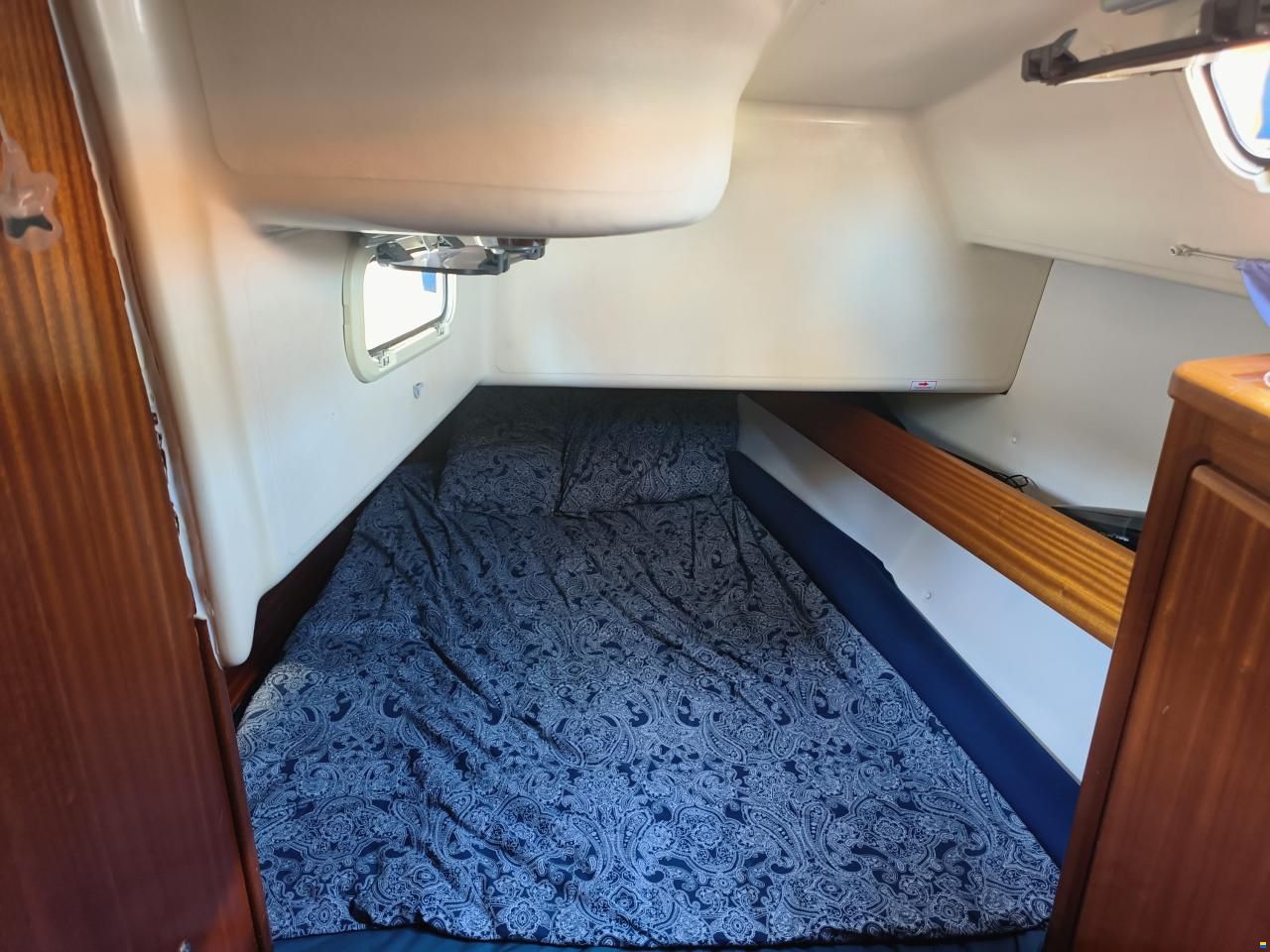 Bavaria 37