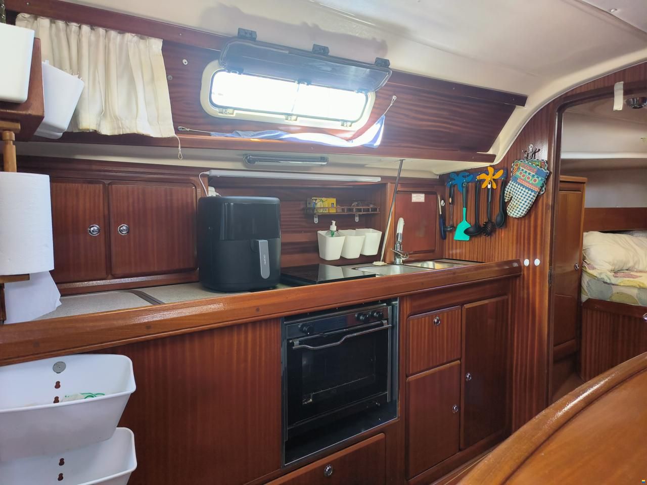 Bavaria 37