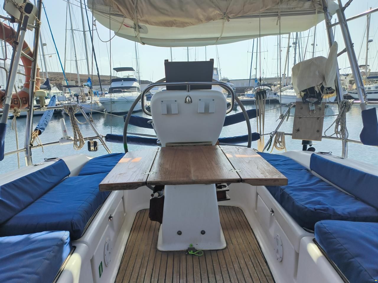 Bavaria 37