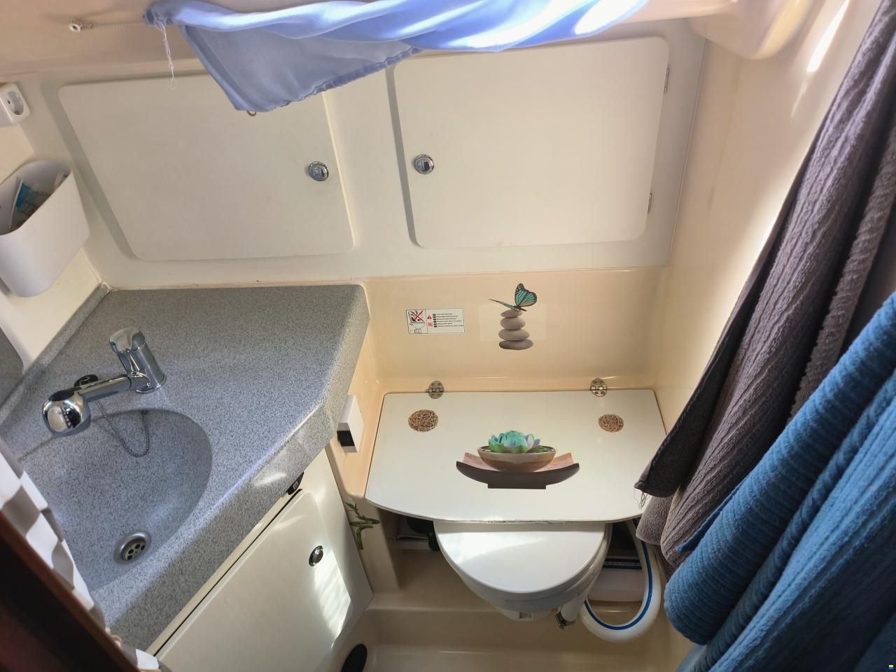 Bavaria 37