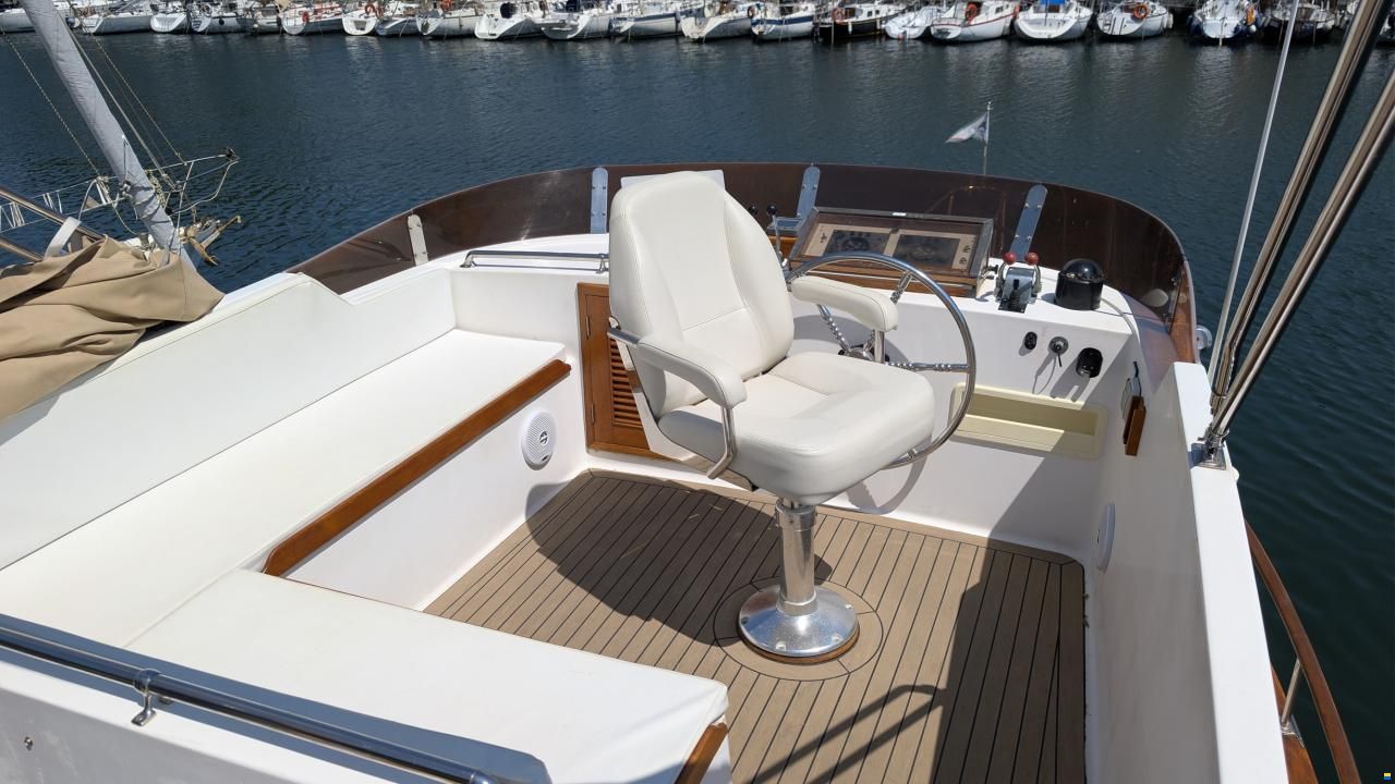 Edership Trawler 39