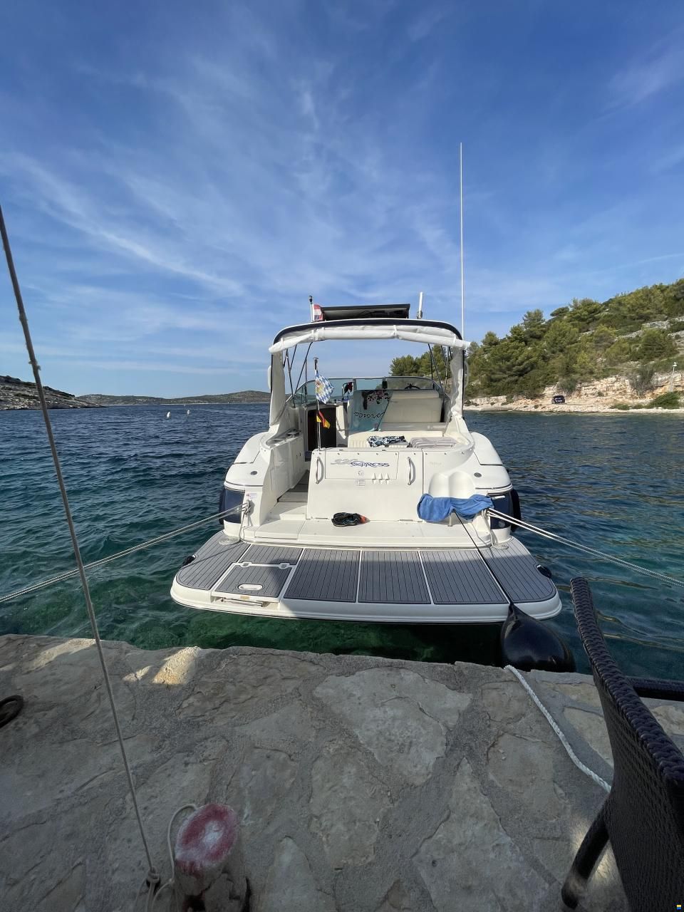 Cruisers 320 Express