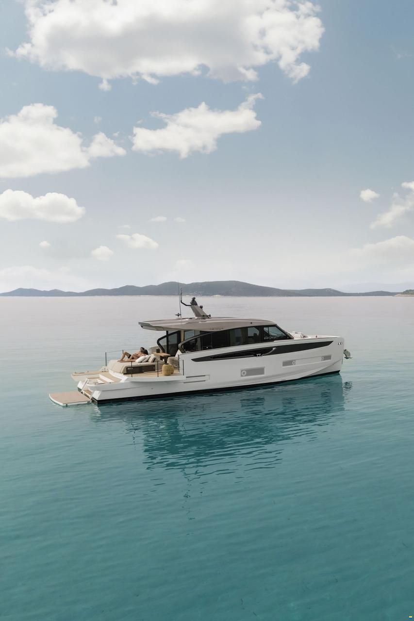 Azimut Seadeck 6