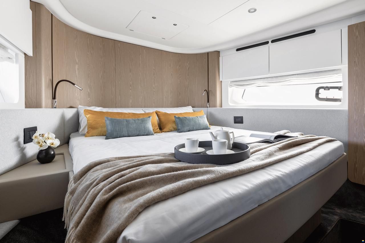 Azimut Fly 53