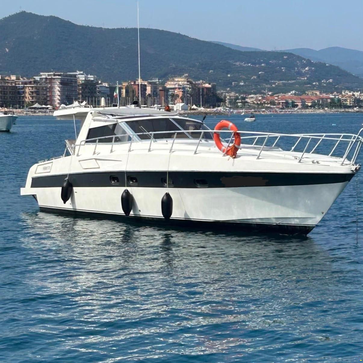 Ferretti ALTURA 38