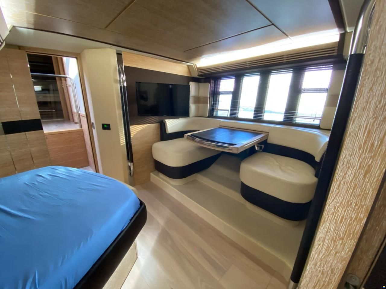 Azimut 64 FLYBRIDGE