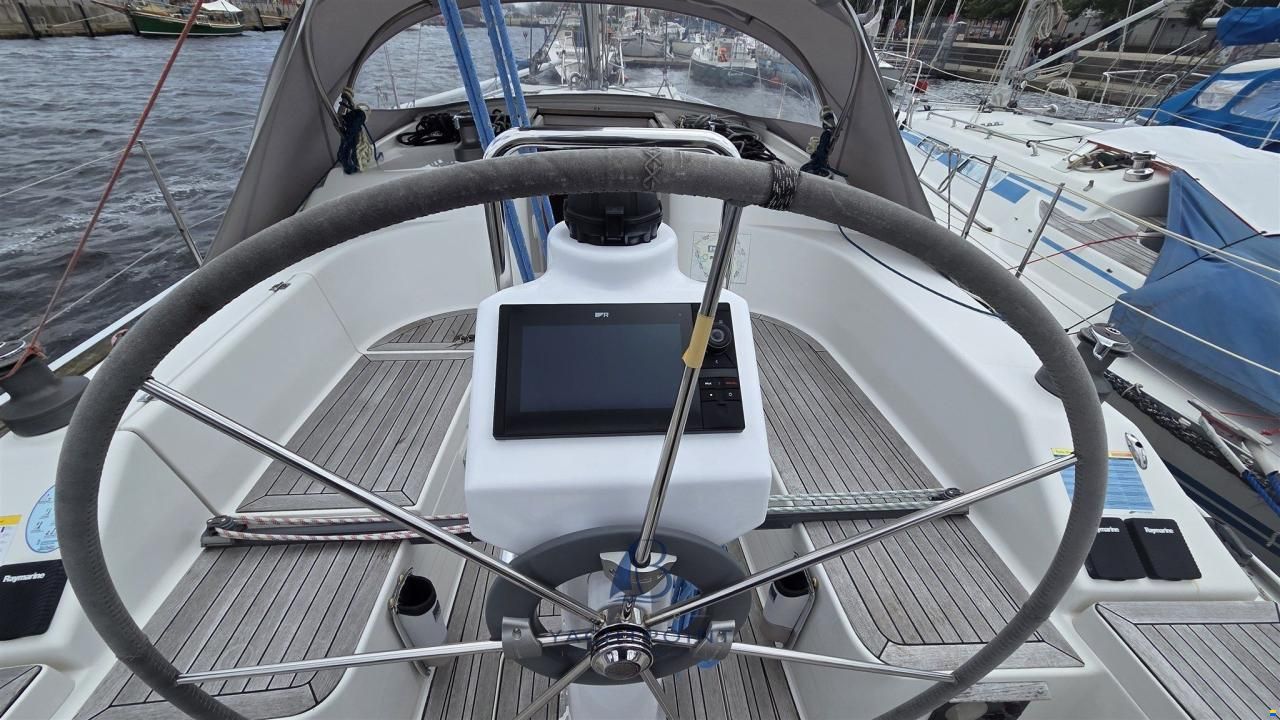 Hanse 320