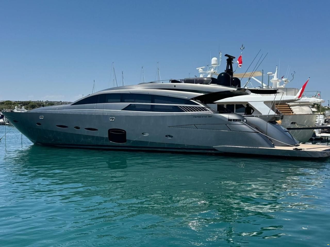 Pershing 92