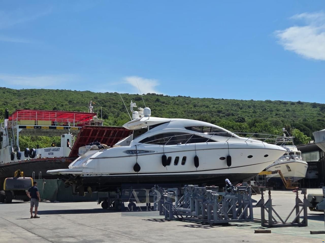 Sunseeker Predator 52