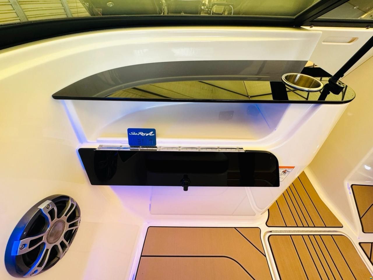 Sea Ray 190 SPN Tower