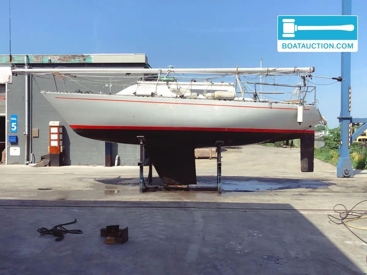 Standfast Loper 27