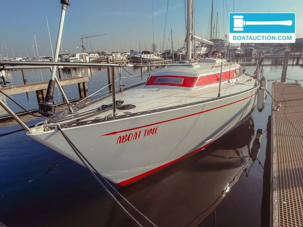 Standfast Loper 27